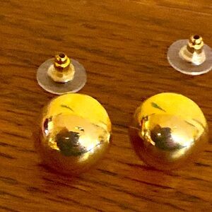 5/$10❤️❤️❤️Vintage 90s Shiny Gold Tone Button Earrings